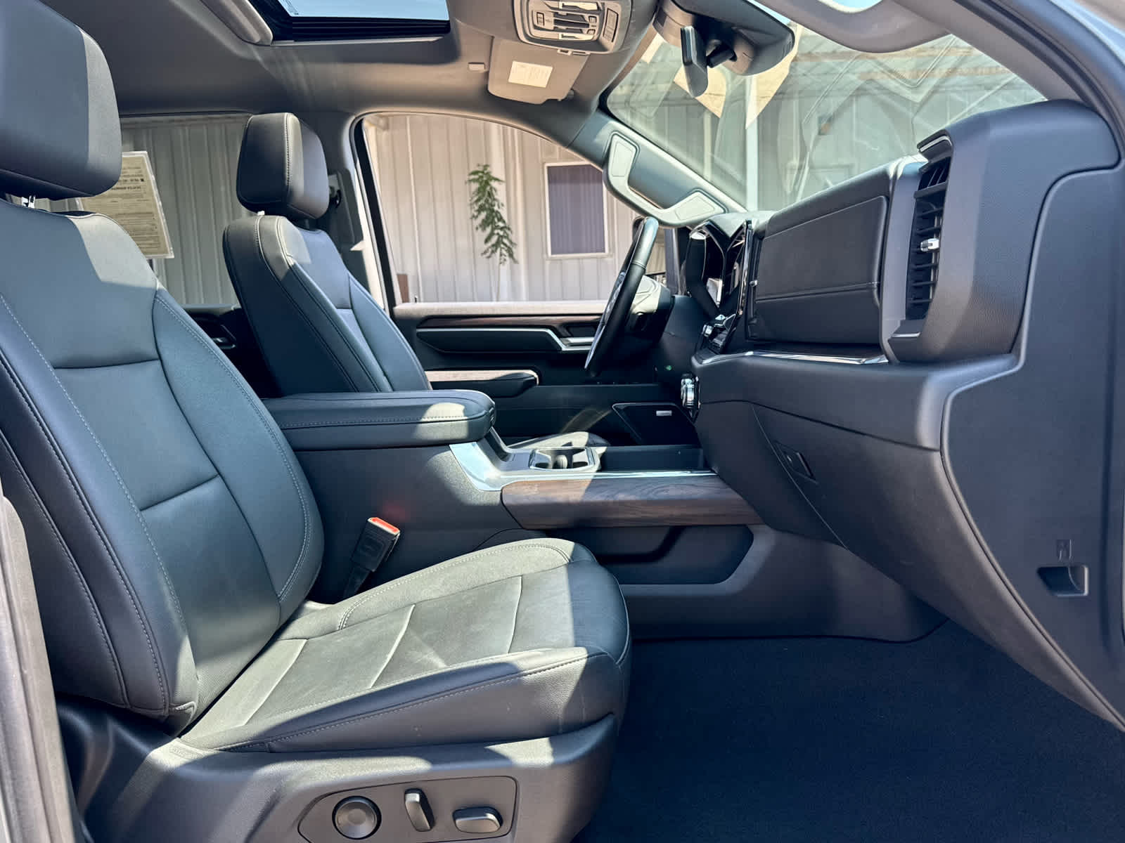 Certified Used 2024 Sterling Metallic GMC SLT image 11