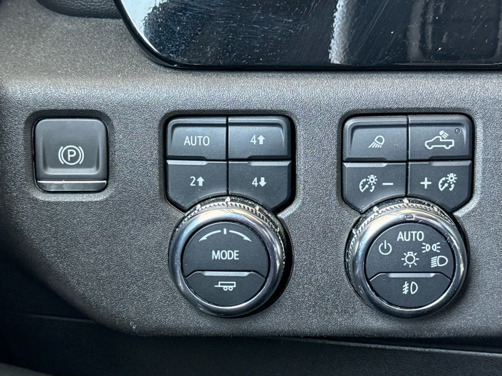 Certified Used 2024 Sterling Metallic GMC SLT image 16