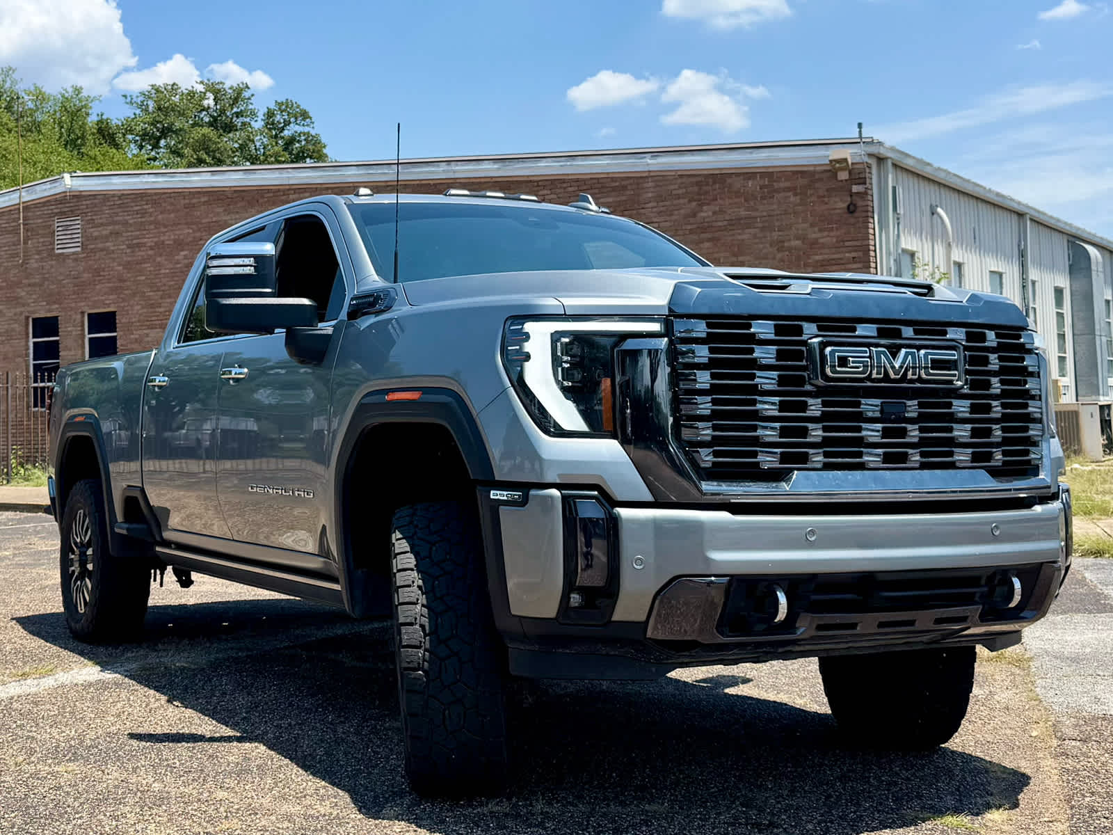 Used 2024 Sterling Metallic GMC Denali Ultimate image 9