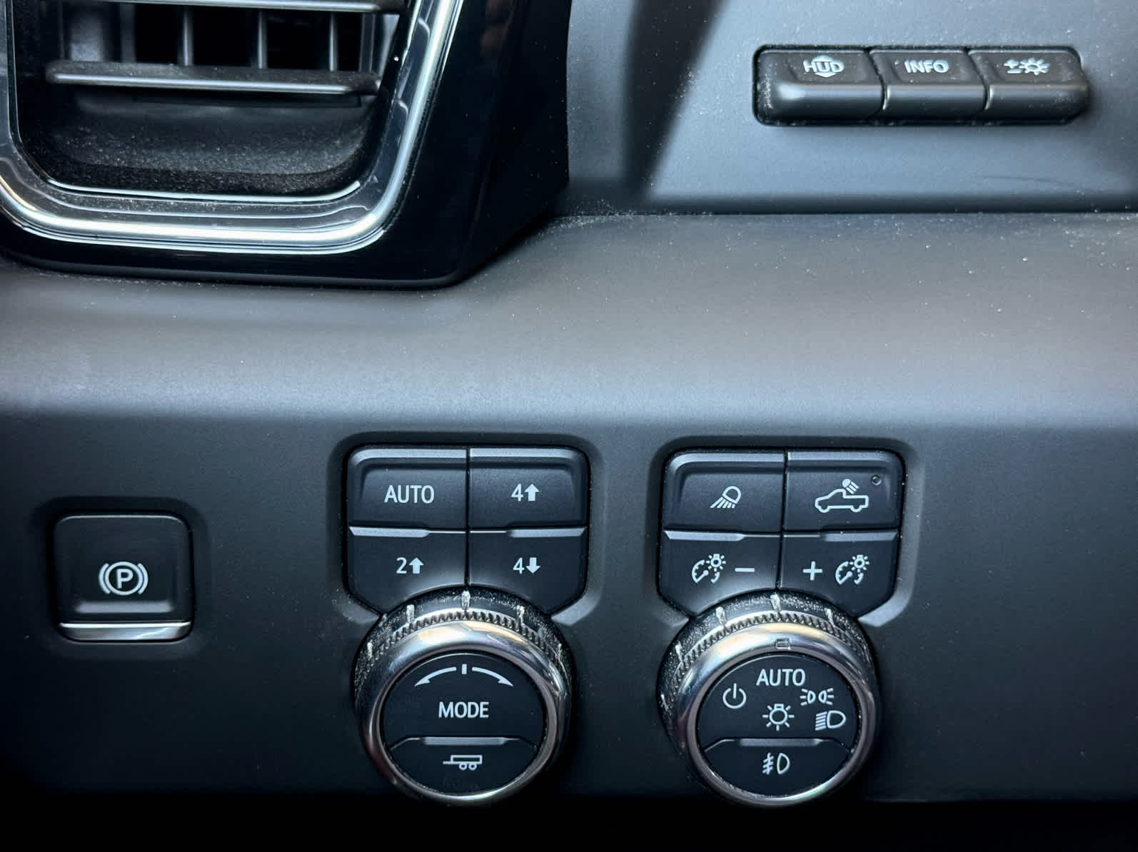 Used 2024 Sterling Metallic GMC Denali Ultimate image 16