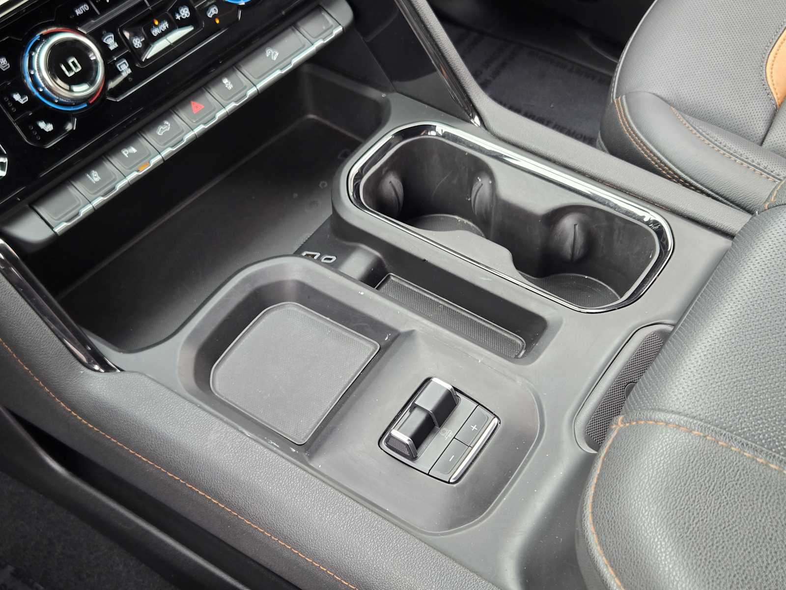 Certified Used 2025 Onyx Black GMC AT4 image 18