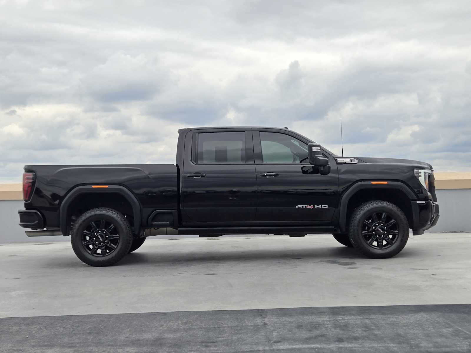 Certified Used 2025 Onyx Black GMC AT4 image 4