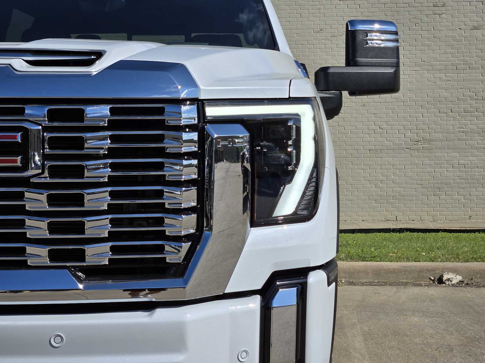 New 2026 Glacier White Tricoat GMC Denali image 5