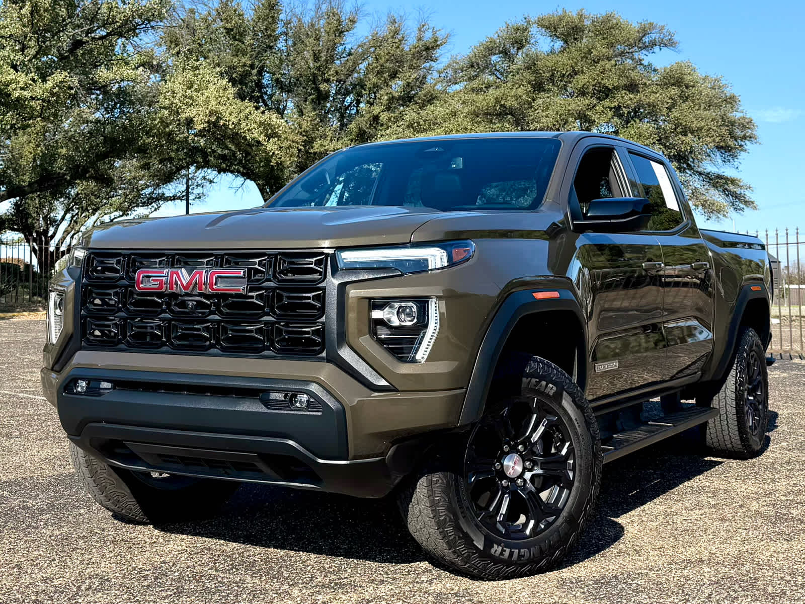 2023 GMC Canyon Elevation's photo