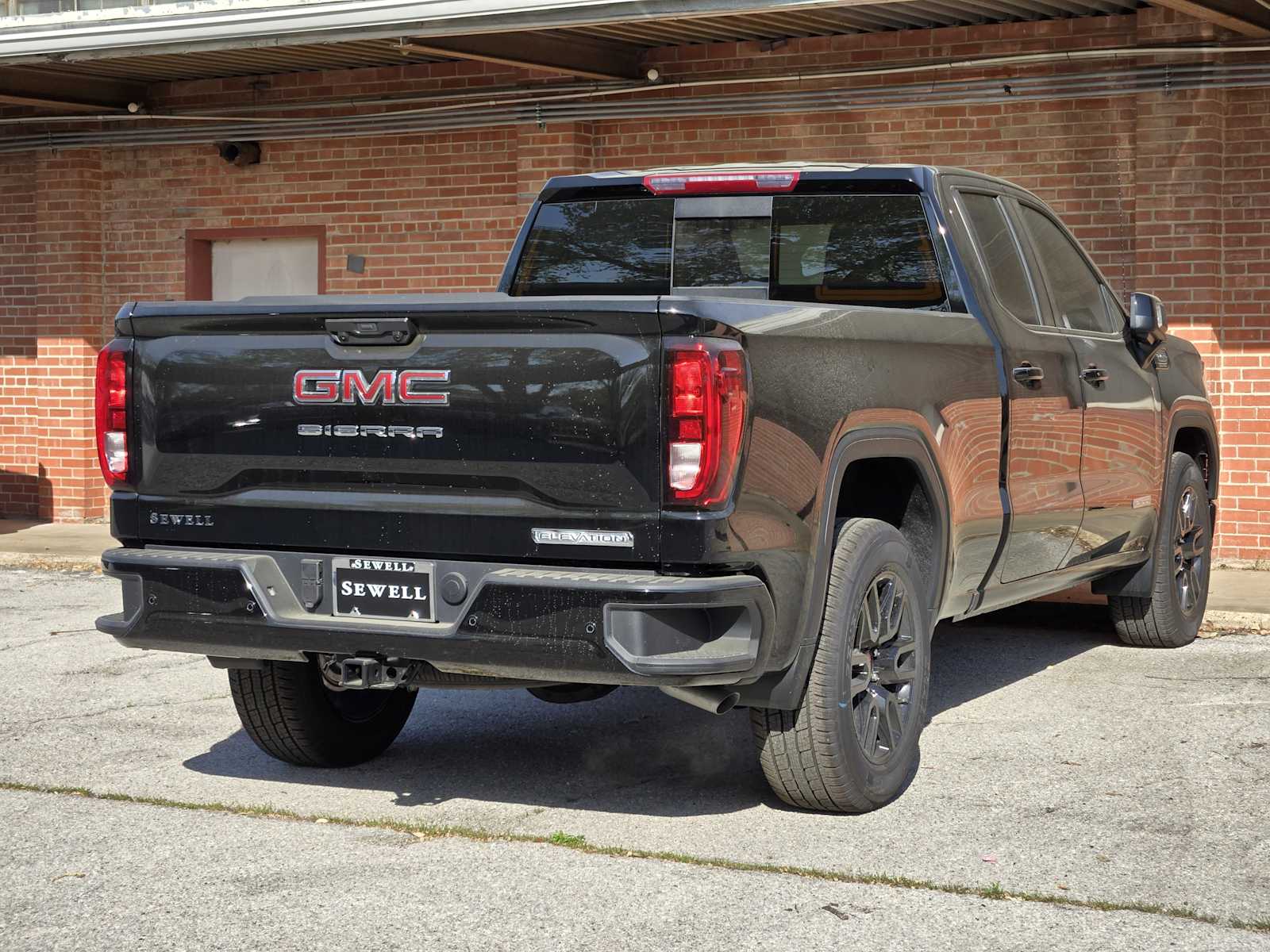 New 2026 Onyx Black GMC Elevation image 3