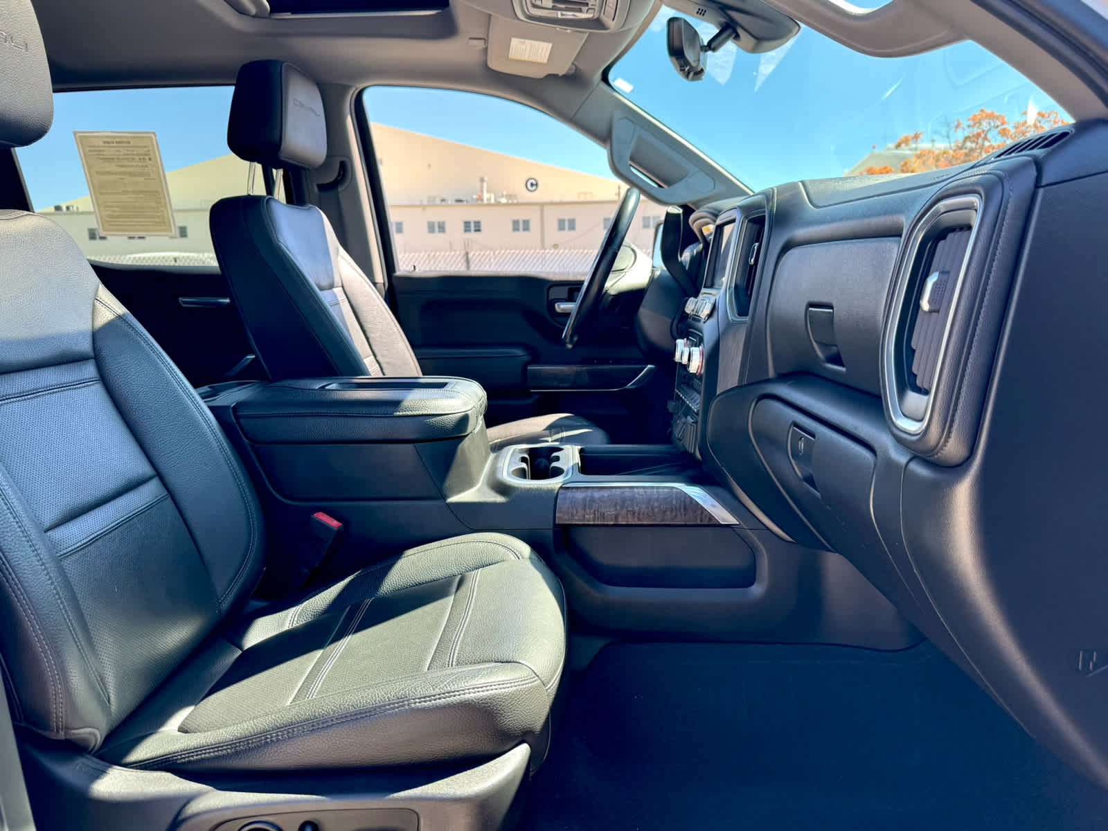 Used 2019 White Frost Tricoat GMC Denali image 11