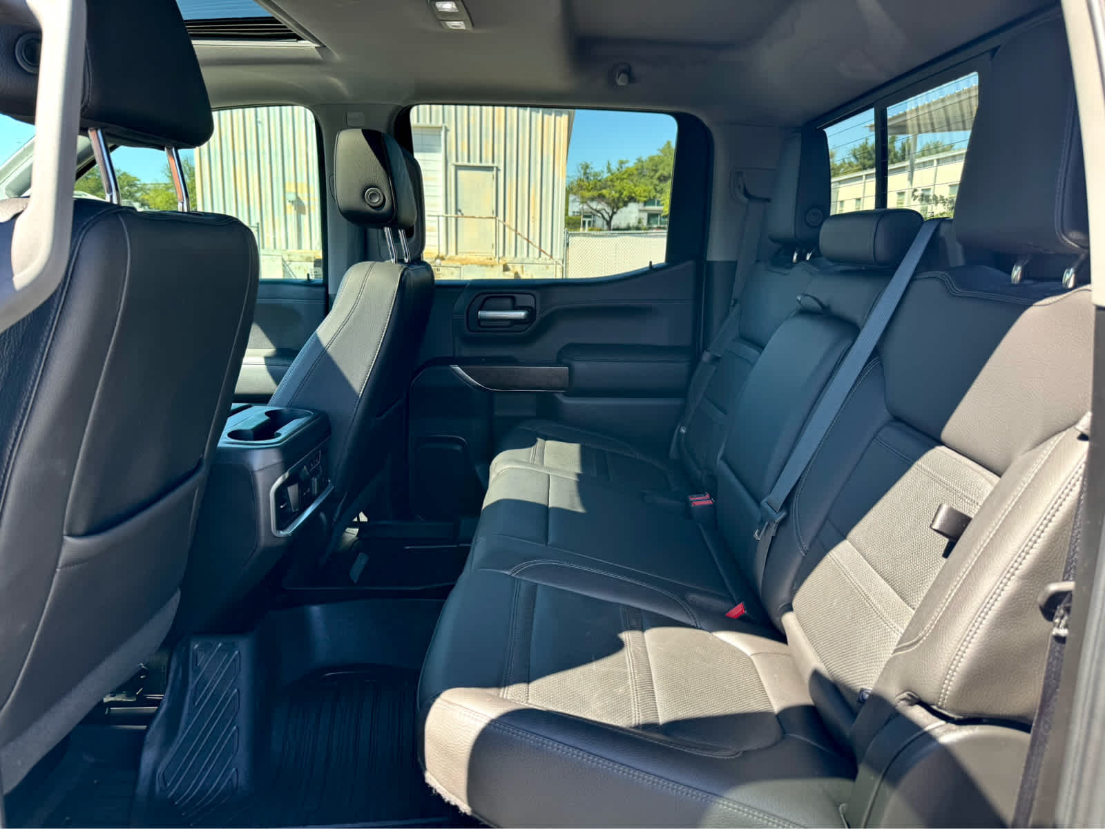 Used 2019 White Frost Tricoat GMC Denali image 13