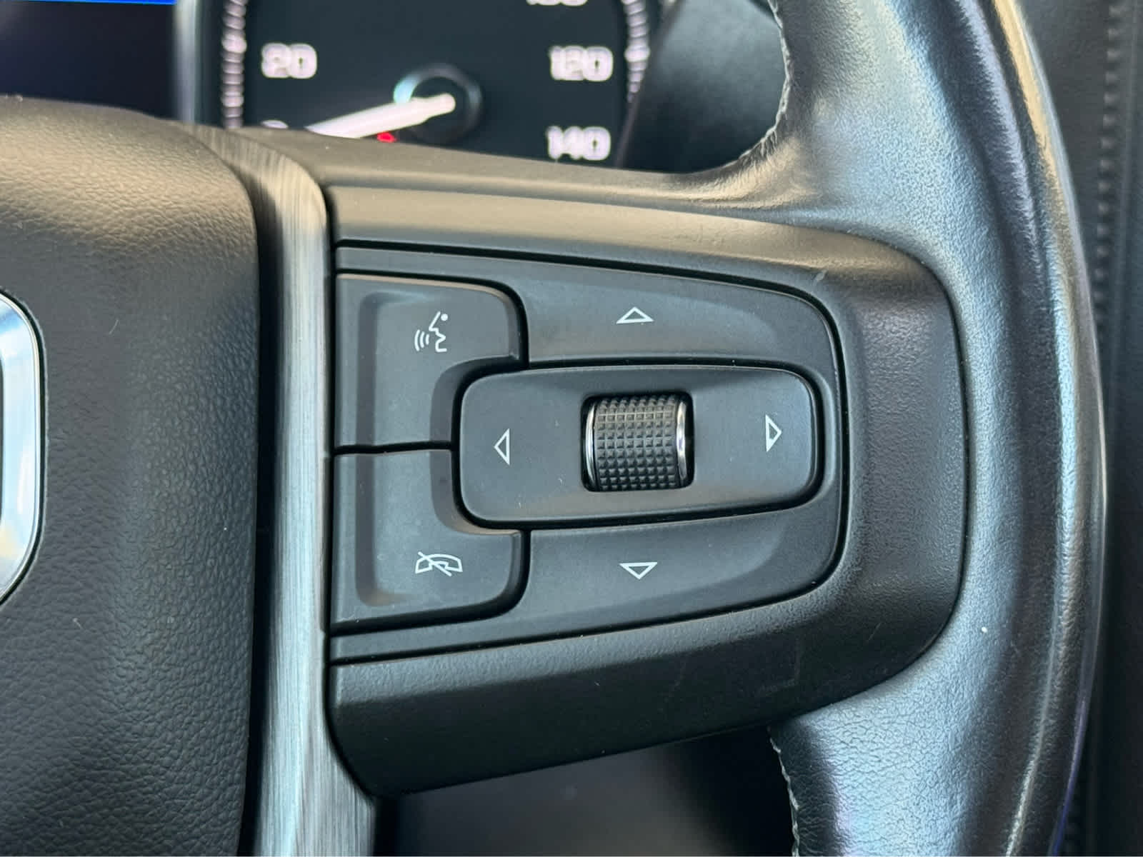 Used 2019 White Frost Tricoat GMC Denali image 20