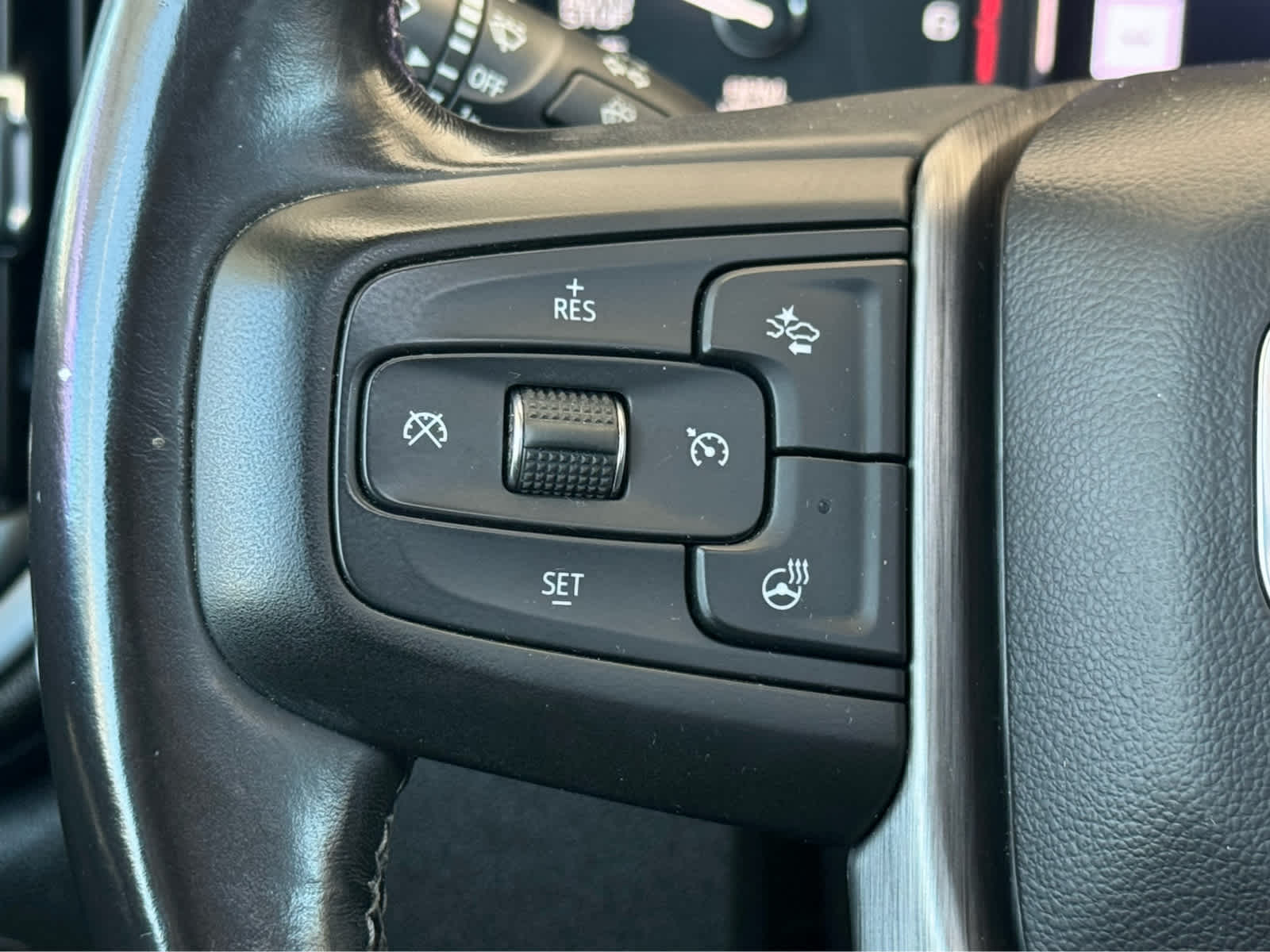 Used 2019 White Frost Tricoat GMC Denali image 18