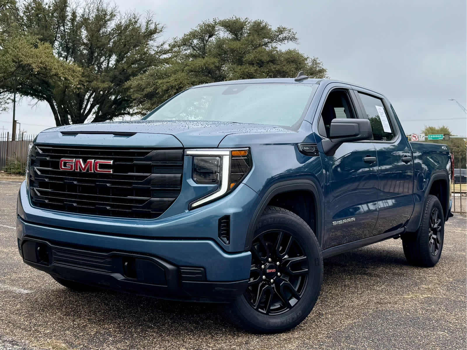 2024 GMC Sierra 1500 Pro's photo