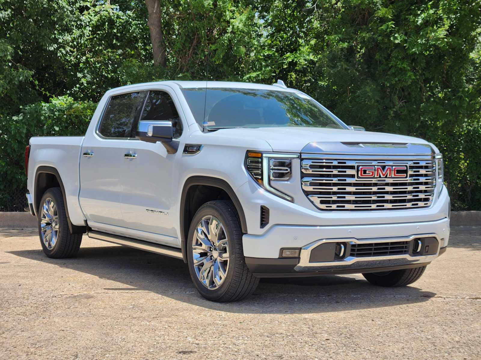 New 2026 Glacier White Tricoat GMC Denali image 2