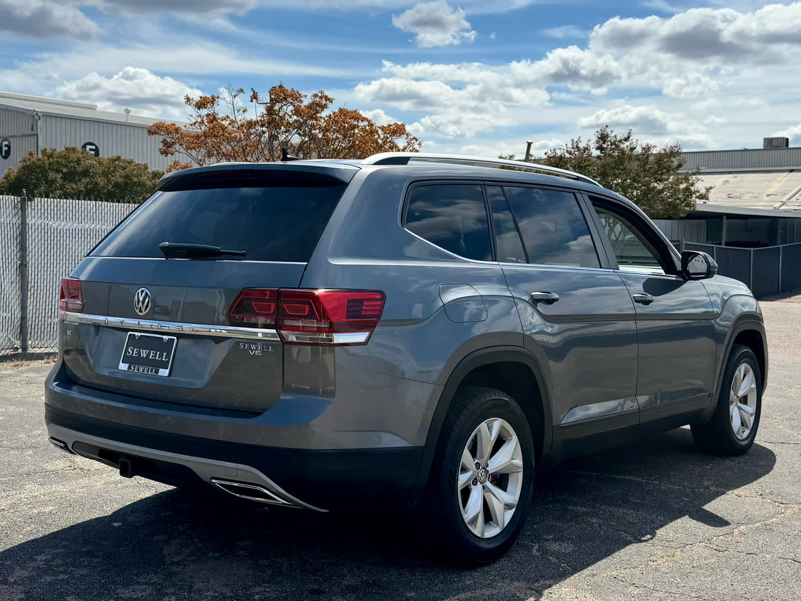 Used 2019 GRAY Volkswagen 3.6L V6 SE image 6
