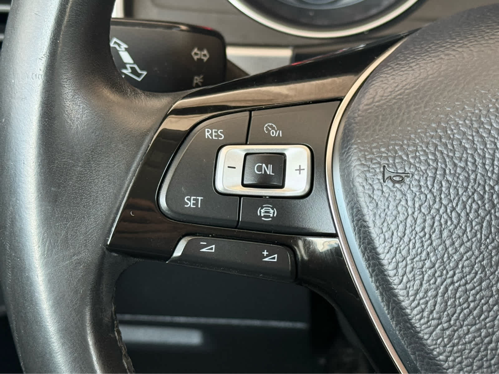 Used 2019 GRAY Volkswagen 3.6L V6 SE image 18