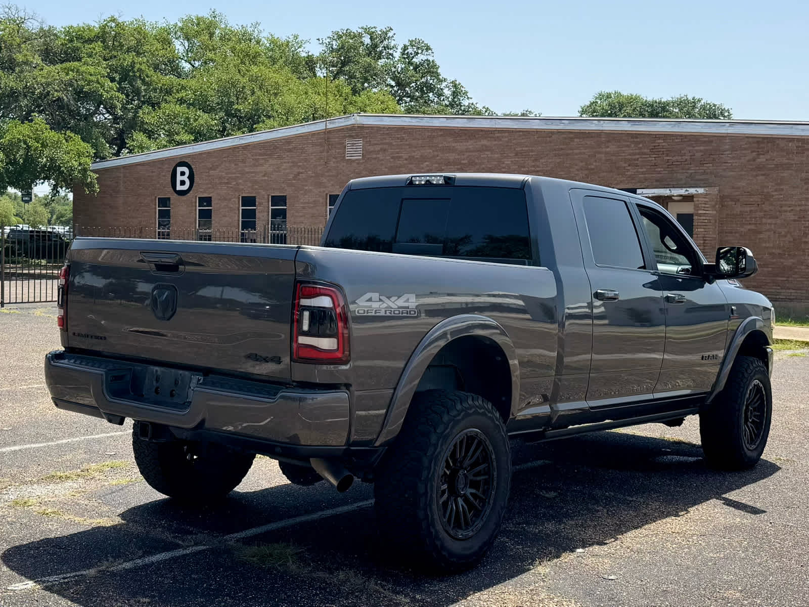Used 2022 Granite Crystal Metallic Clearcoat Ram Limited image 6
