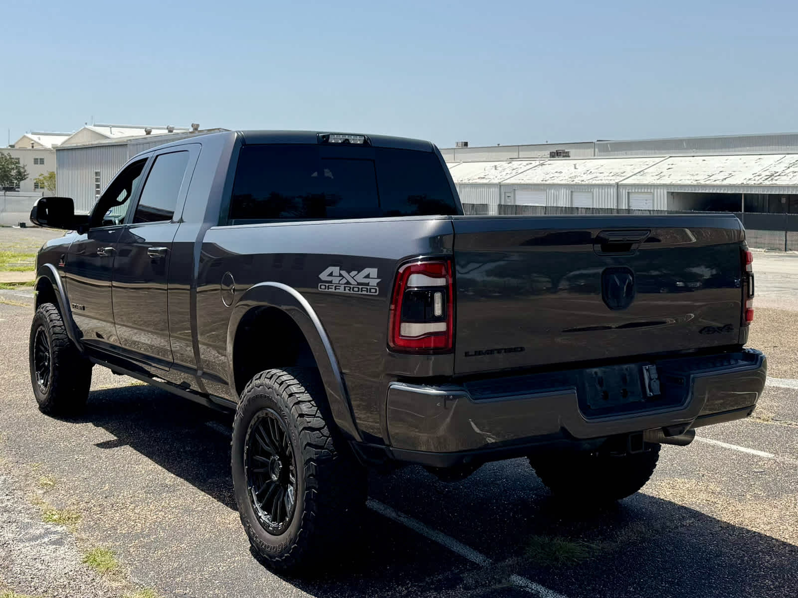 Used 2022 Granite Crystal Metallic Clearcoat Ram Limited image 4