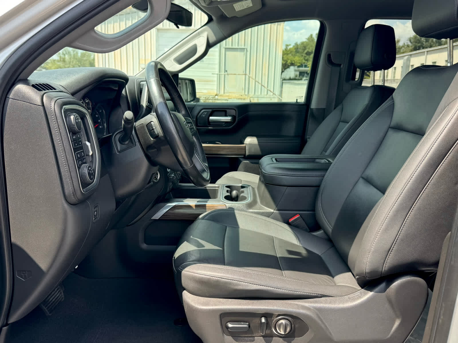 Used 2021 SILVER ICE METALLIC Chevrolet RST image 19