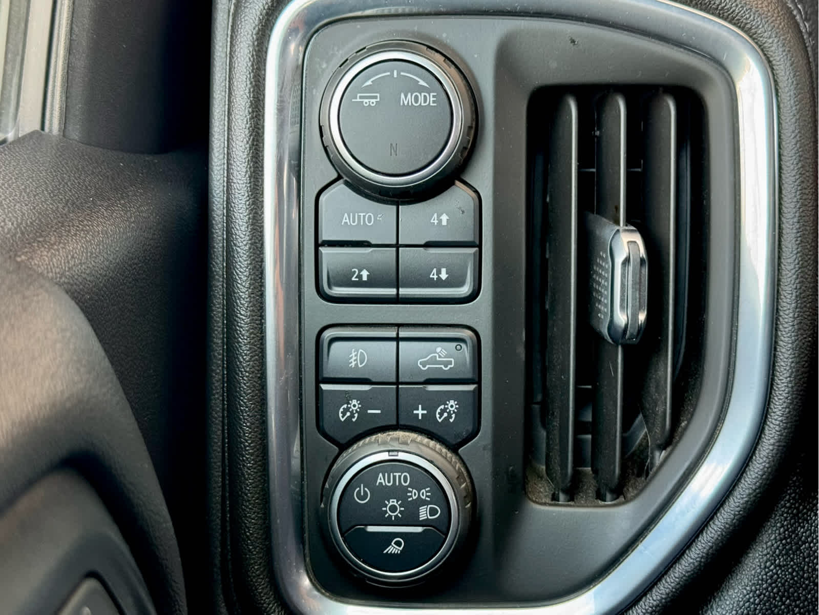 Used 2021 SILVER ICE METALLIC Chevrolet RST image 20