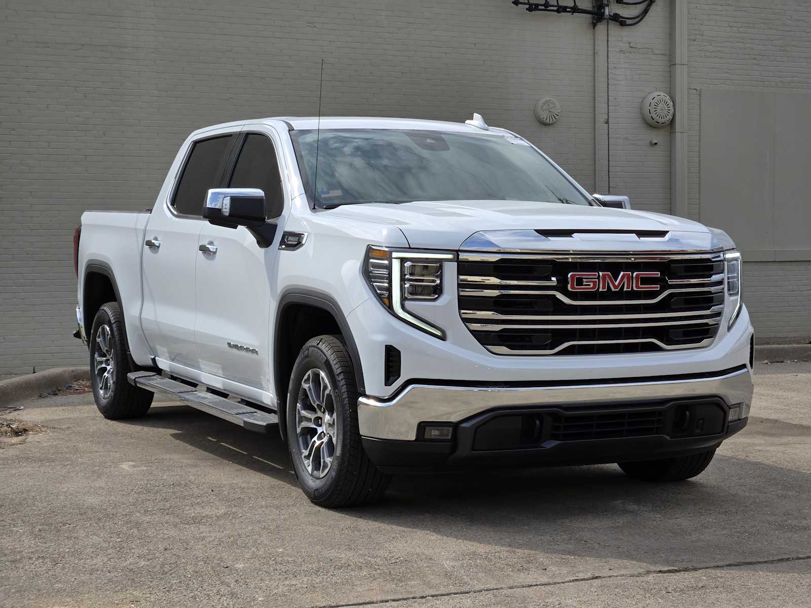 New 2026 Summit White GMC SLT image 2