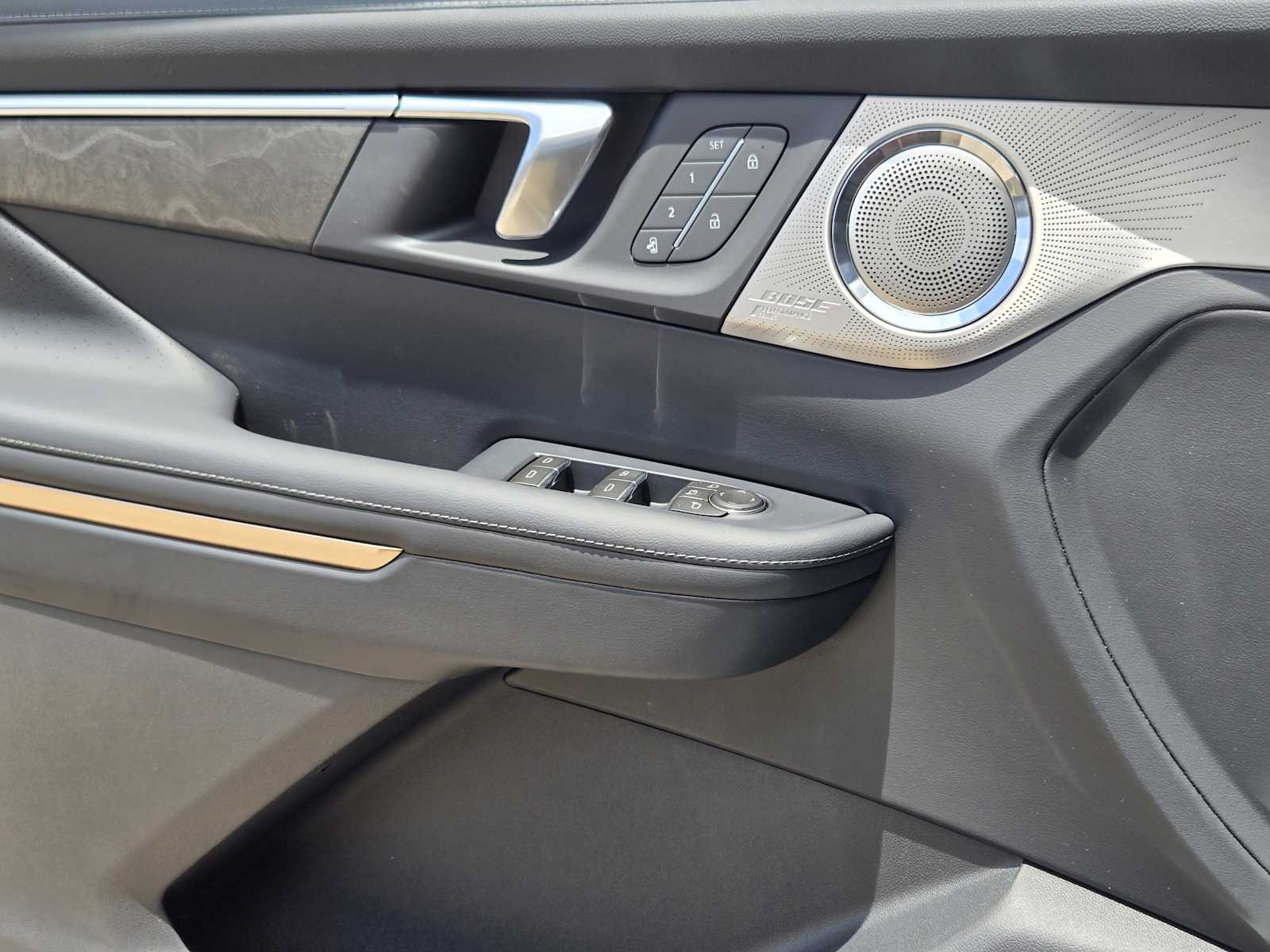 New 2026 Ebony Twilight Metallic Buick Avenir image 15