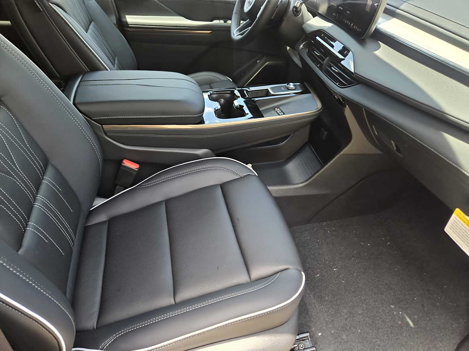 New 2026 Ebony Twilight Metallic Buick Avenir image 9