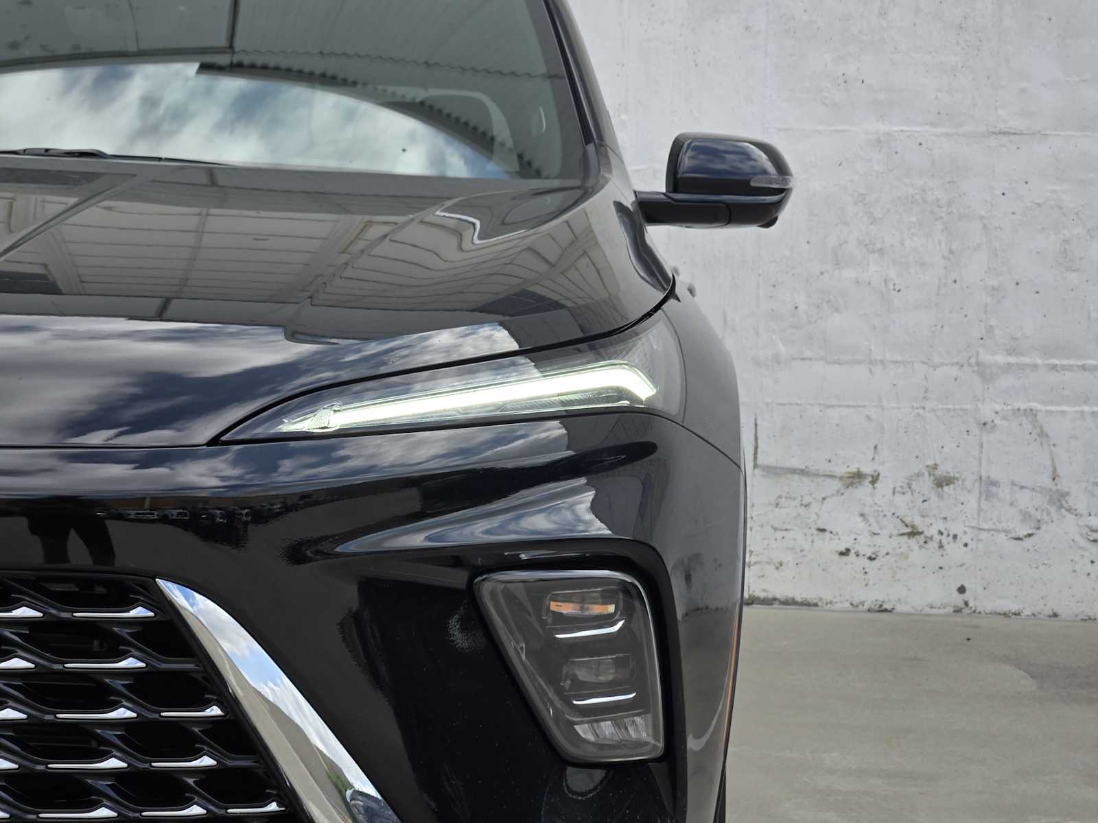 New 2026 Ebony Twilight Metallic Buick Avenir image 5