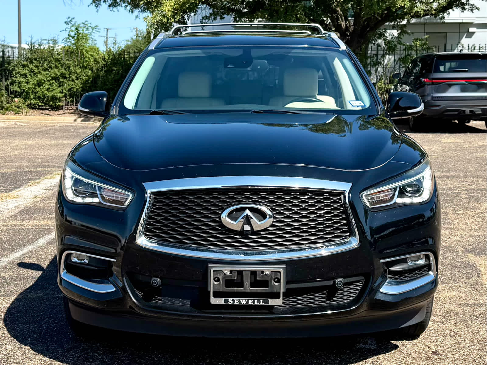 Certified Used 2019 Black Obsidian INFINITI LUXE image 10