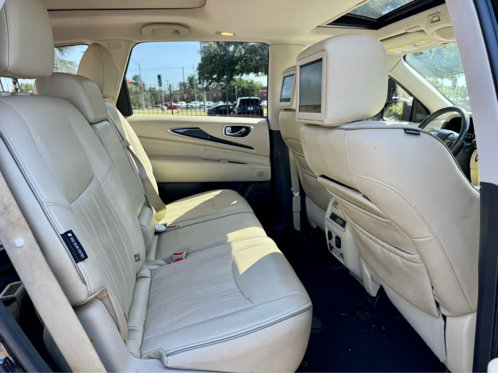 Certified Used 2019 Black Obsidian INFINITI LUXE image 12