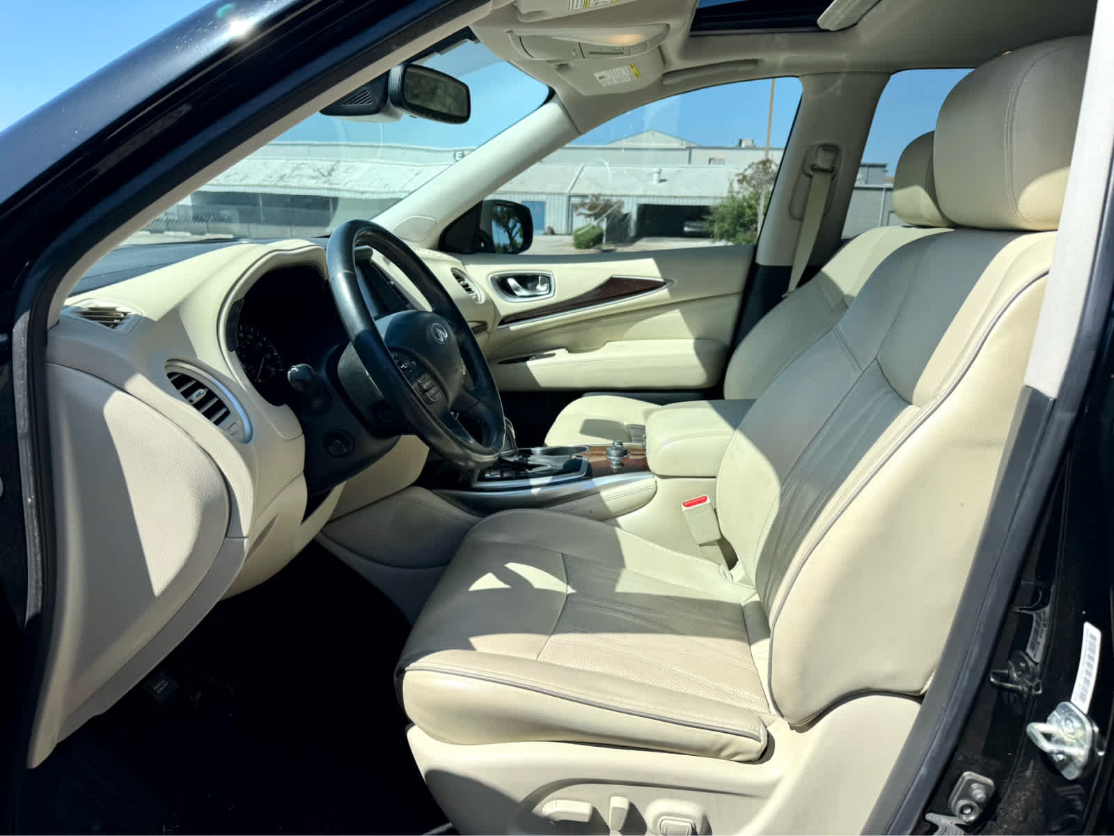 Certified Used 2019 Black Obsidian INFINITI LUXE image 14