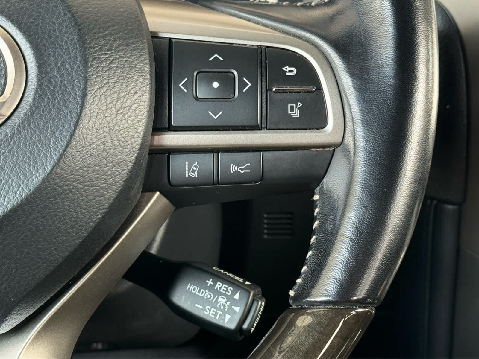 Used 2020 Starfire Pearl Lexus Premium image 20