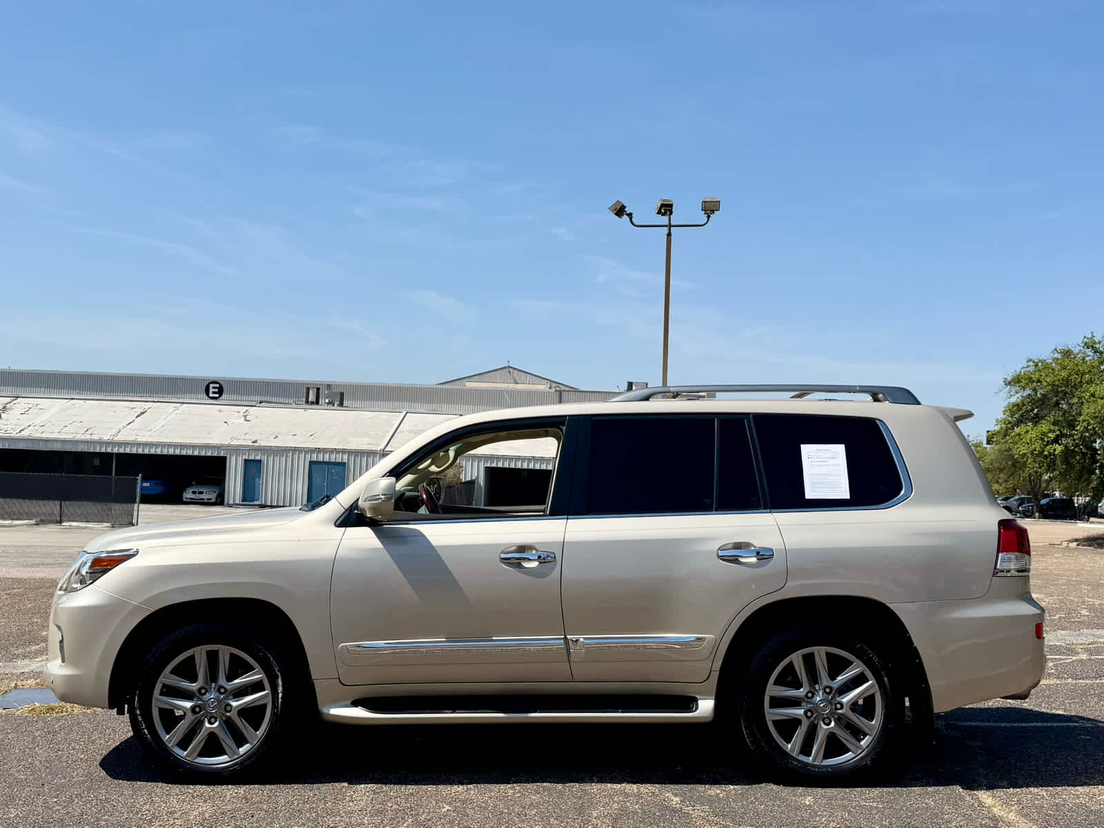 Used 2014 Satin Cashmere Metallic Lexus  image 2