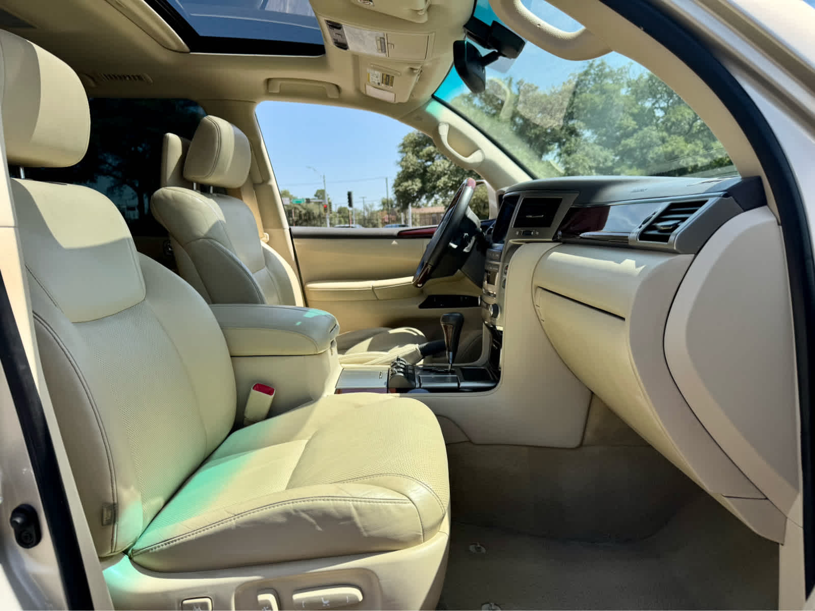 Used 2014 Satin Cashmere Metallic Lexus  image 11