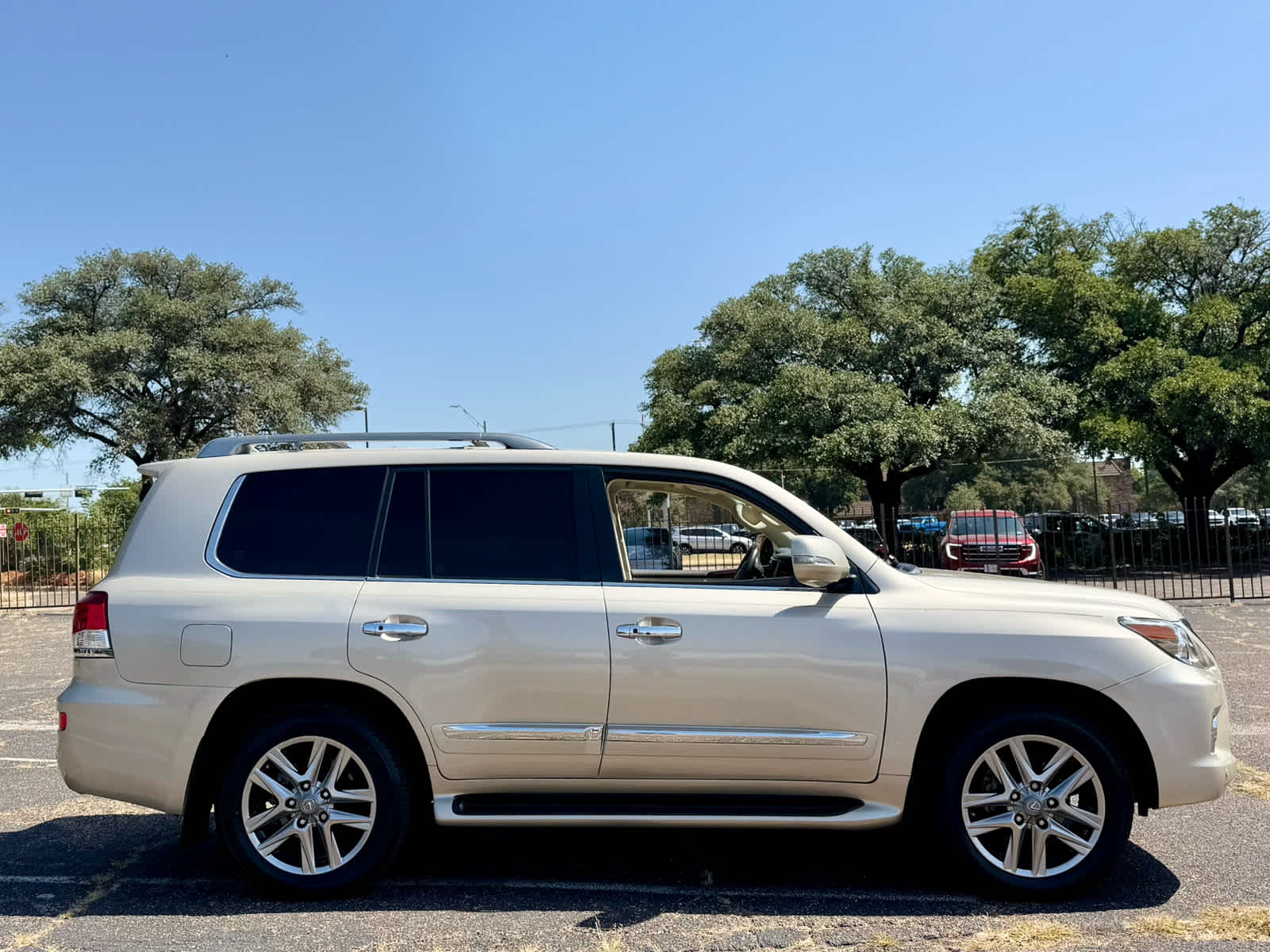 Used 2014 Satin Cashmere Metallic Lexus  image 8