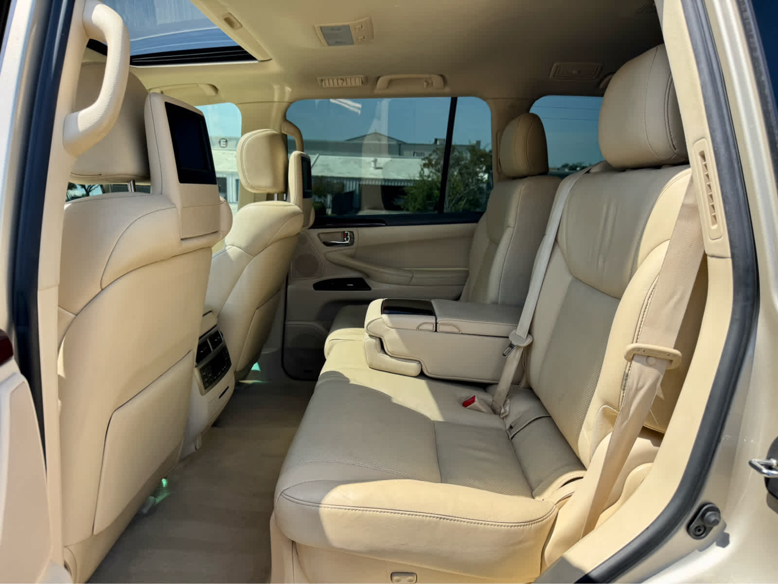 Used 2014 Satin Cashmere Metallic Lexus  image 14