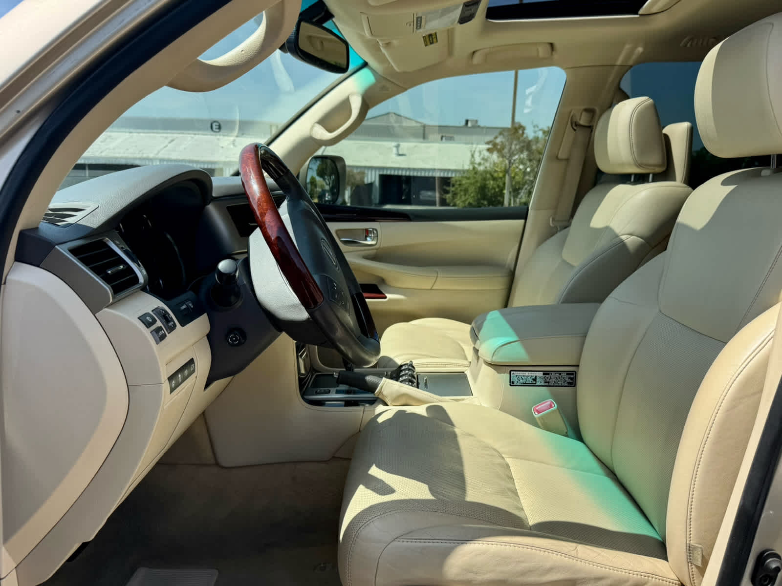 Used 2014 Satin Cashmere Metallic Lexus  image 15