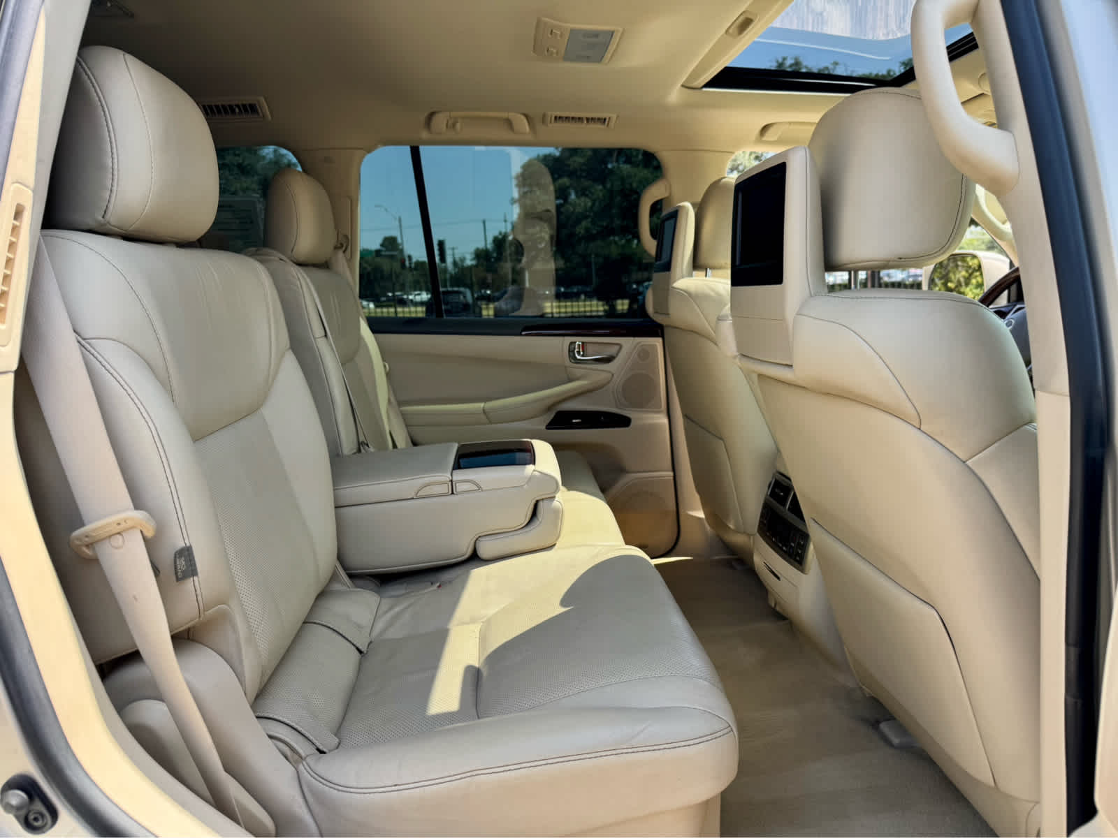 Used 2014 Satin Cashmere Metallic Lexus  image 12