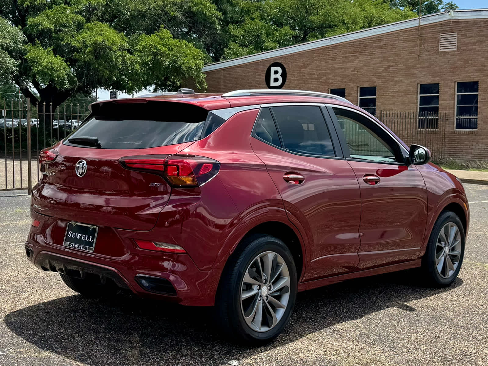 Certified Used 2022 Cinnabar Metallic Buick Select image 7
