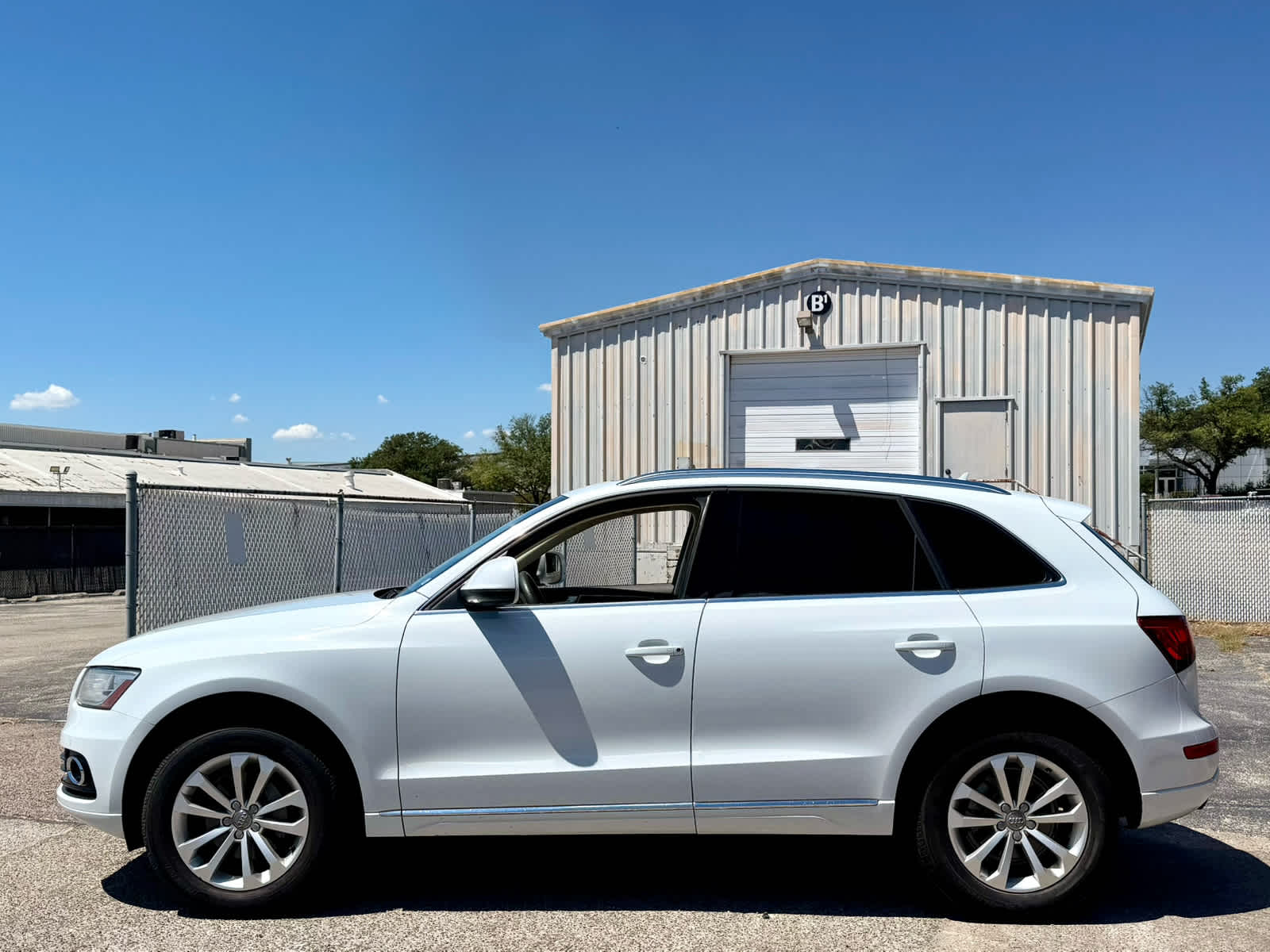 Used 2013  Audi Premium Plus image 2