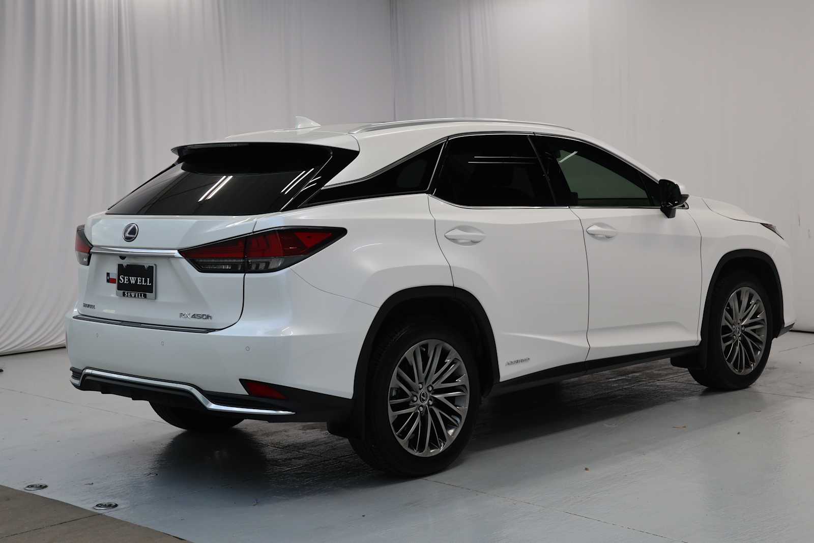 Used 2022 Eminent White Pearl Lexus  image 7