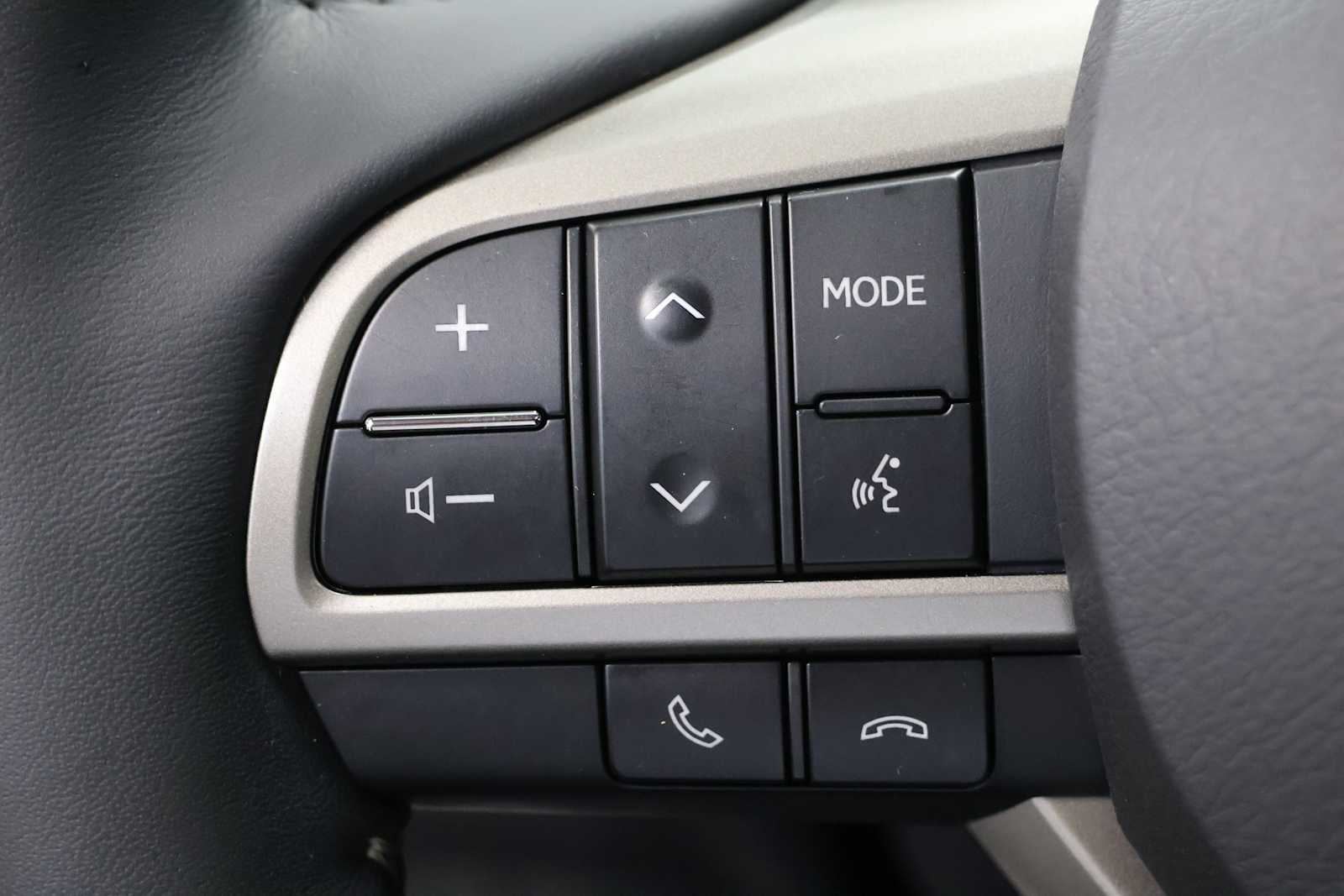 Used 2022 Eminent White Pearl Lexus  image 18