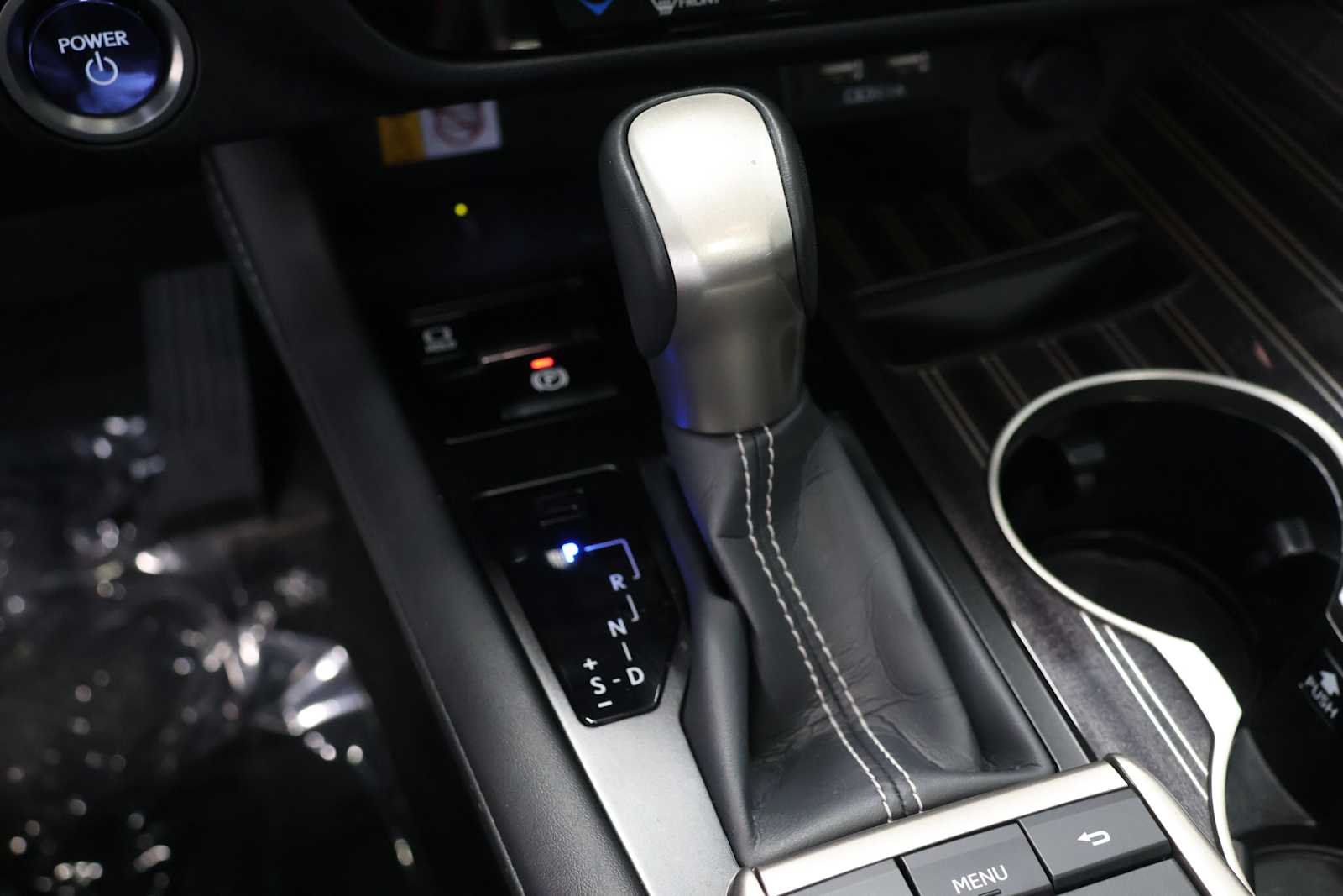 Used 2022 Eminent White Pearl Lexus  image 21