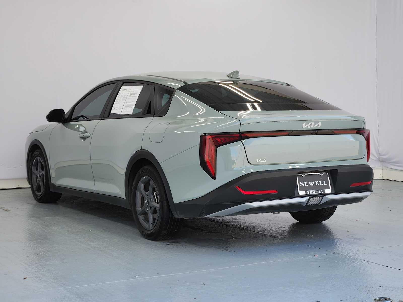 Used 2025 Morning Haze Kia LXS image 3