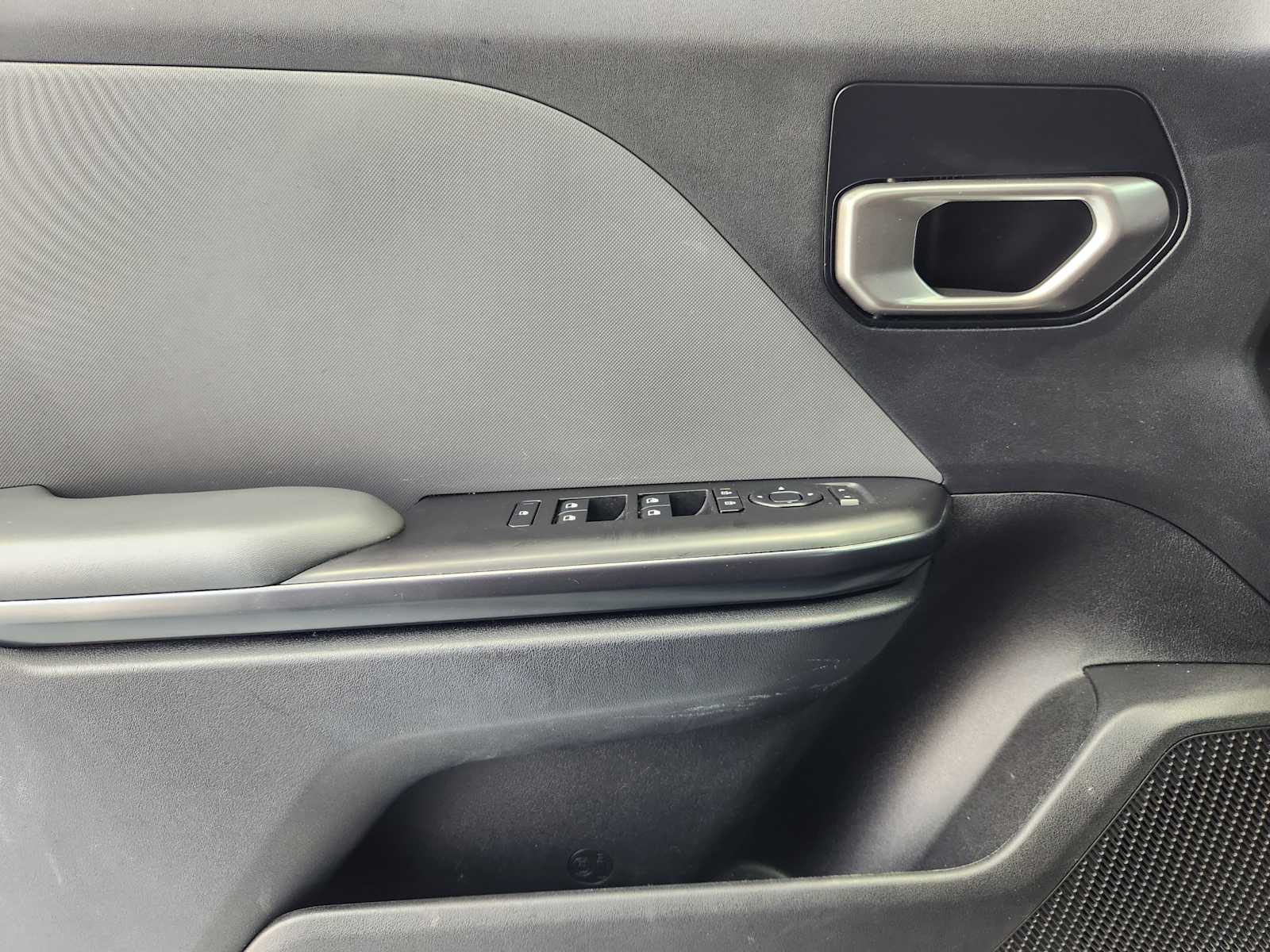 Used 2025 Morning Haze Kia LXS image 16