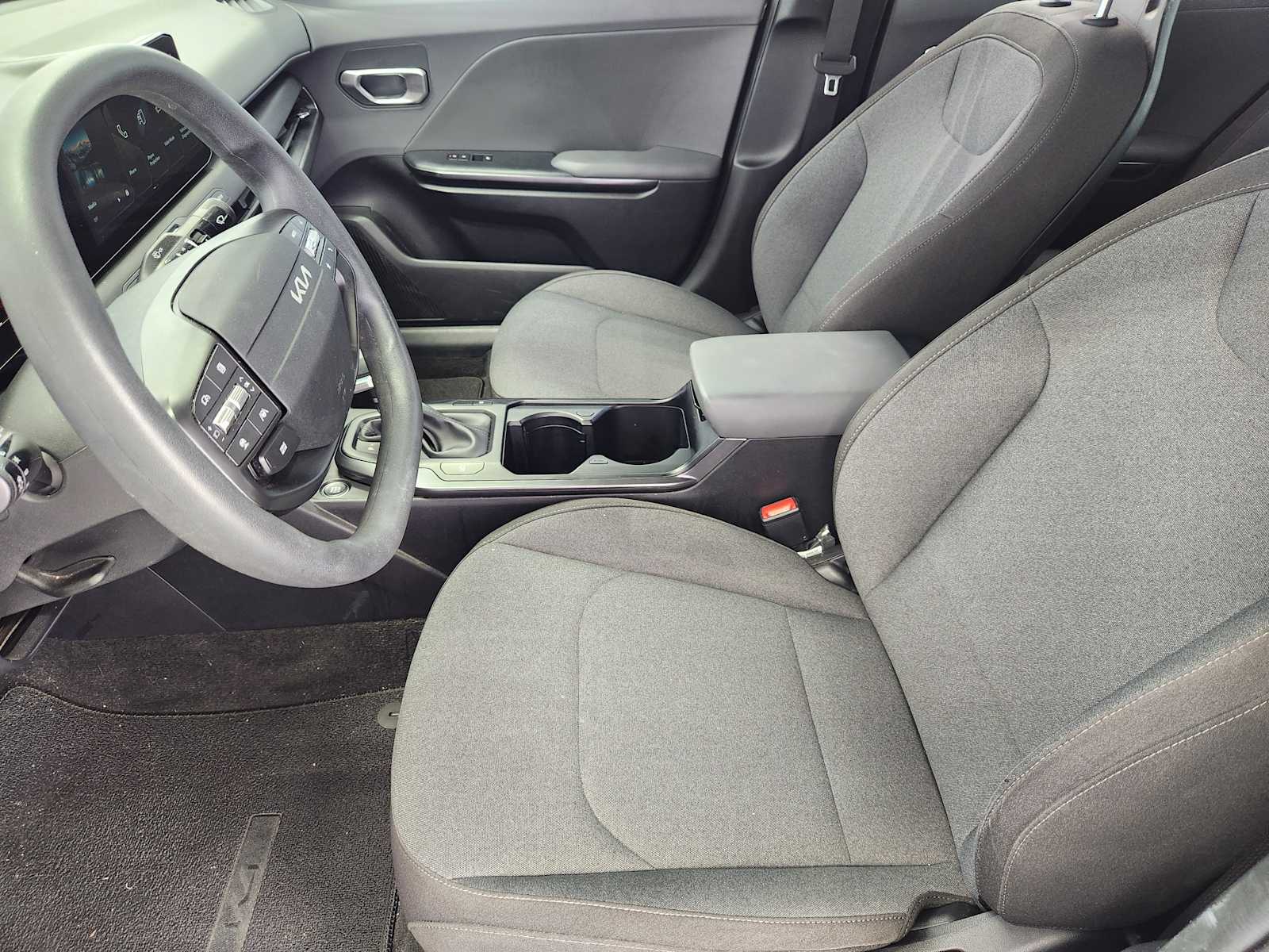 Used 2025 Morning Haze Kia LXS image 9