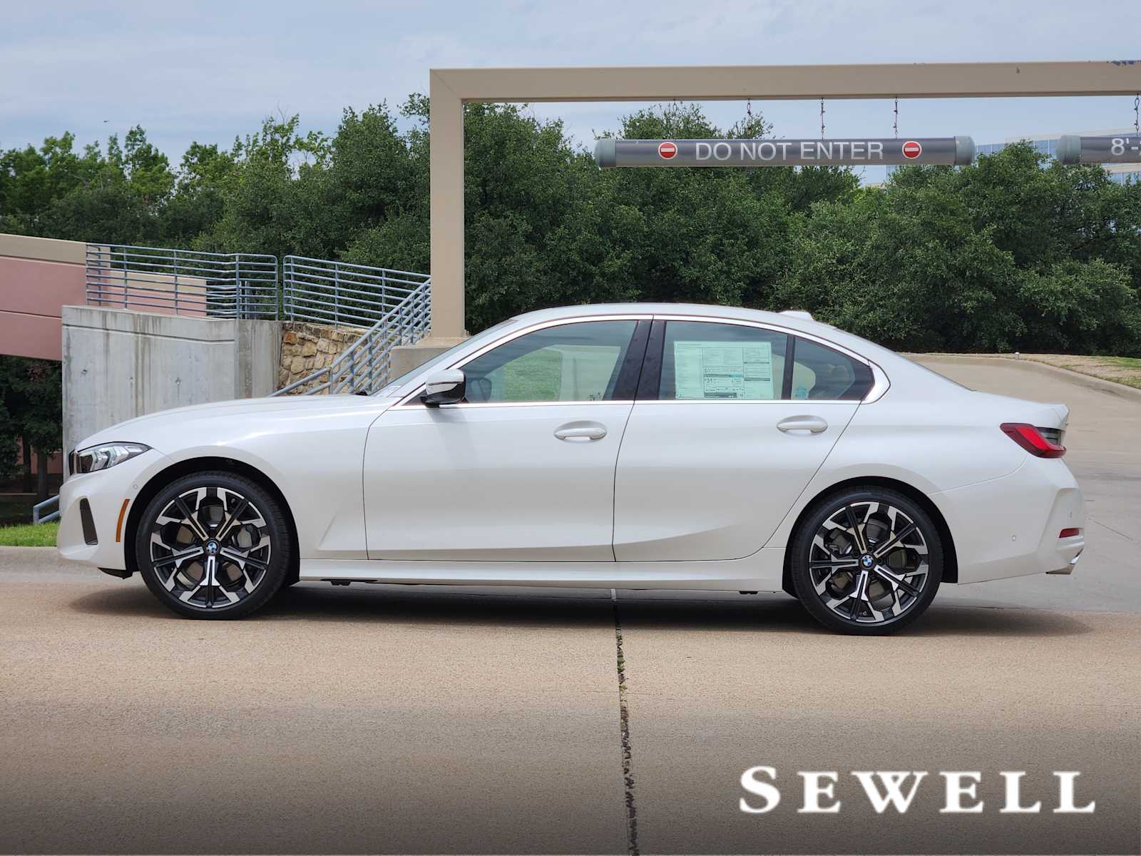 New 2026 Mineral White Metallic BMW 330i NA image 2