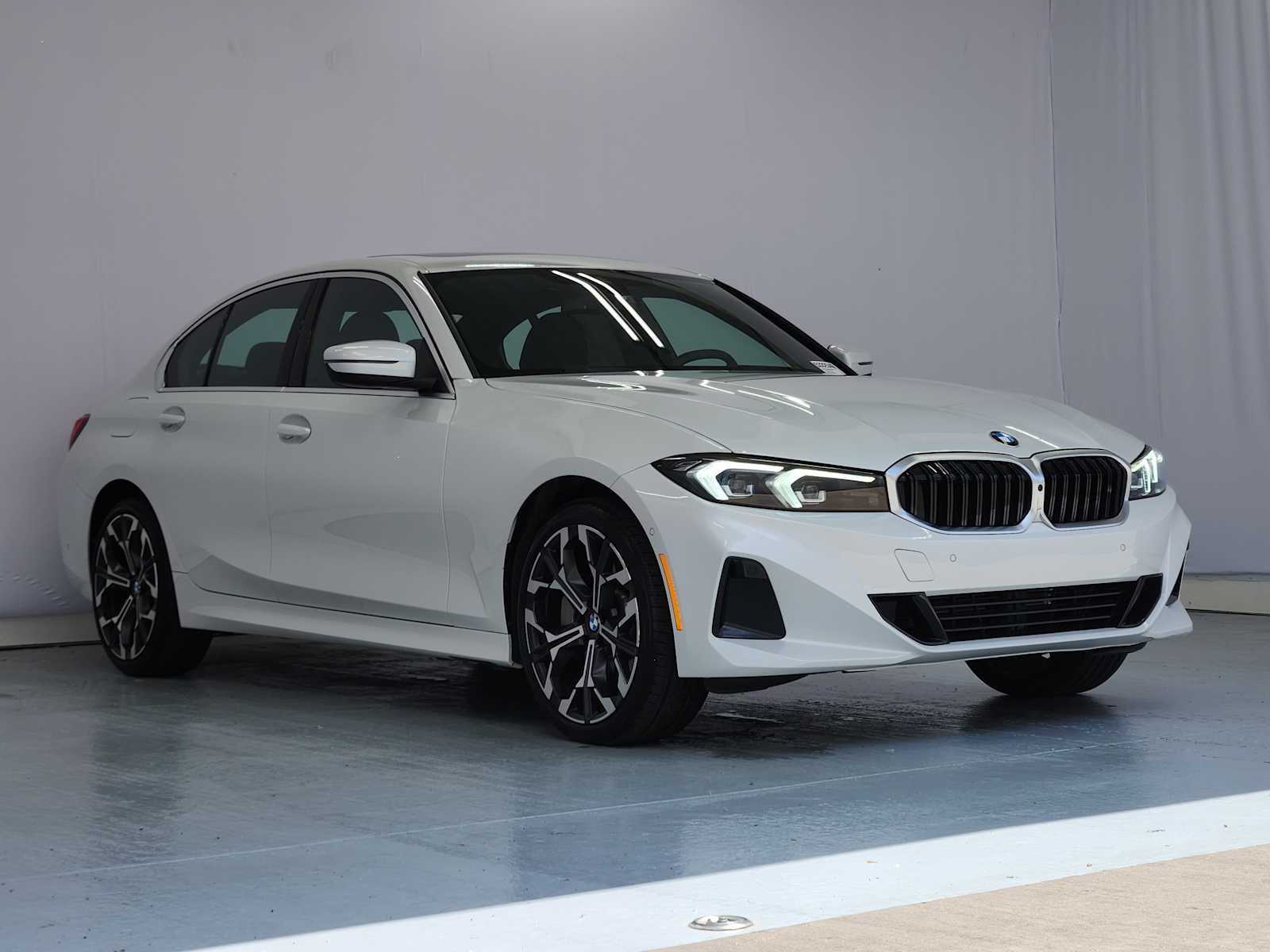 Certified Used 2025 Mineral White Metallic BMW 330i xDrive image 2