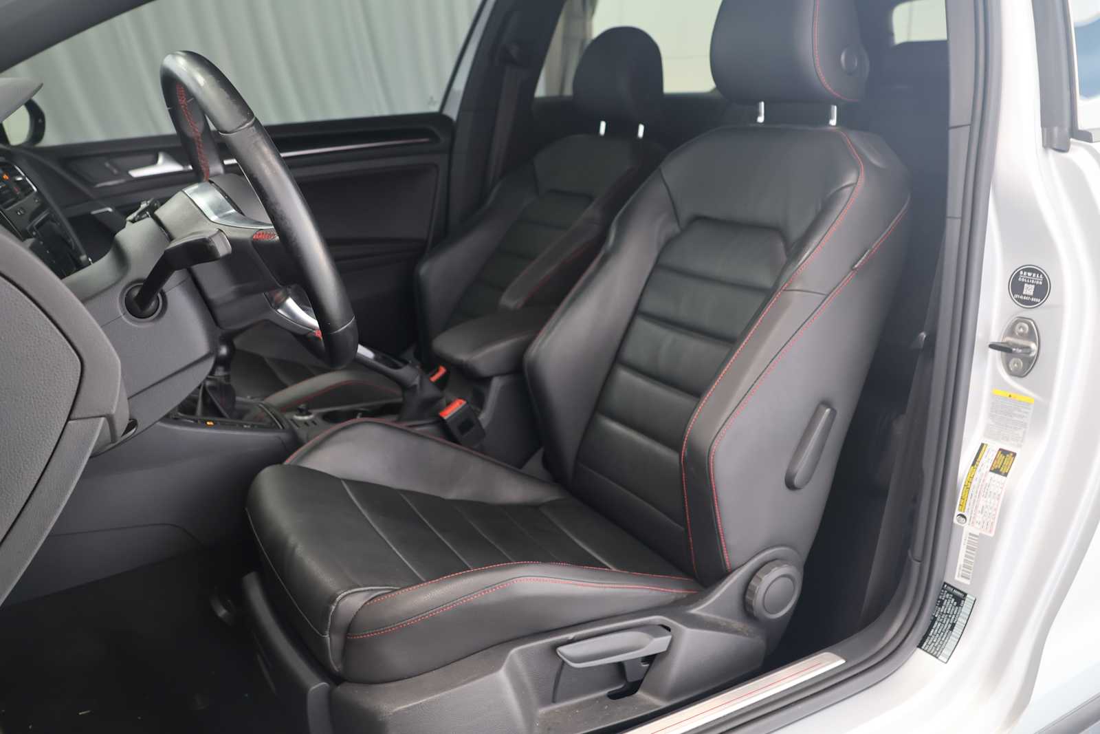Used 2015 Reflex Silver Metallic Volkswagen SE w/Performance Pkg image 14