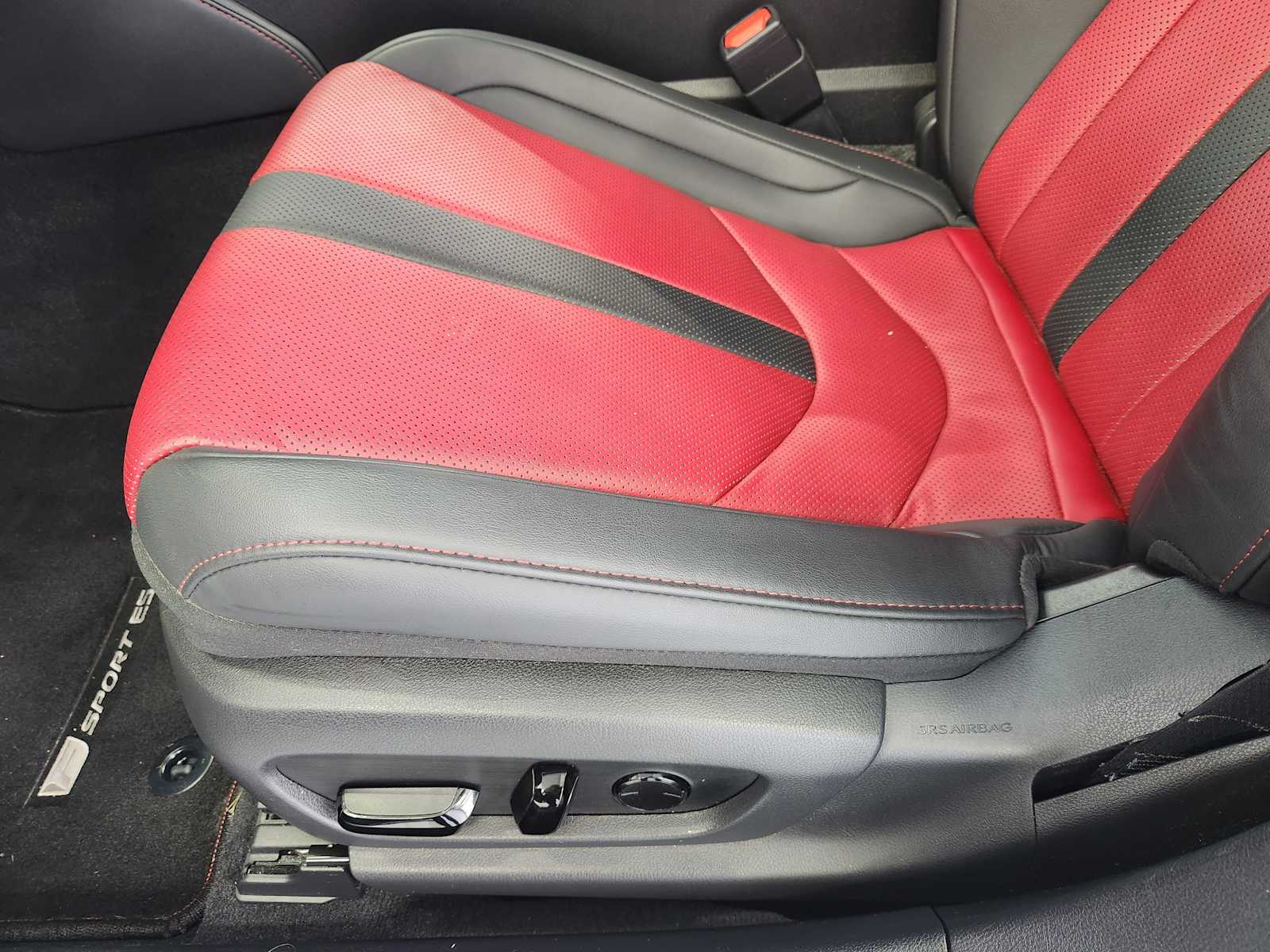 Used 2022 Iridium Lexus F SPORT image 17