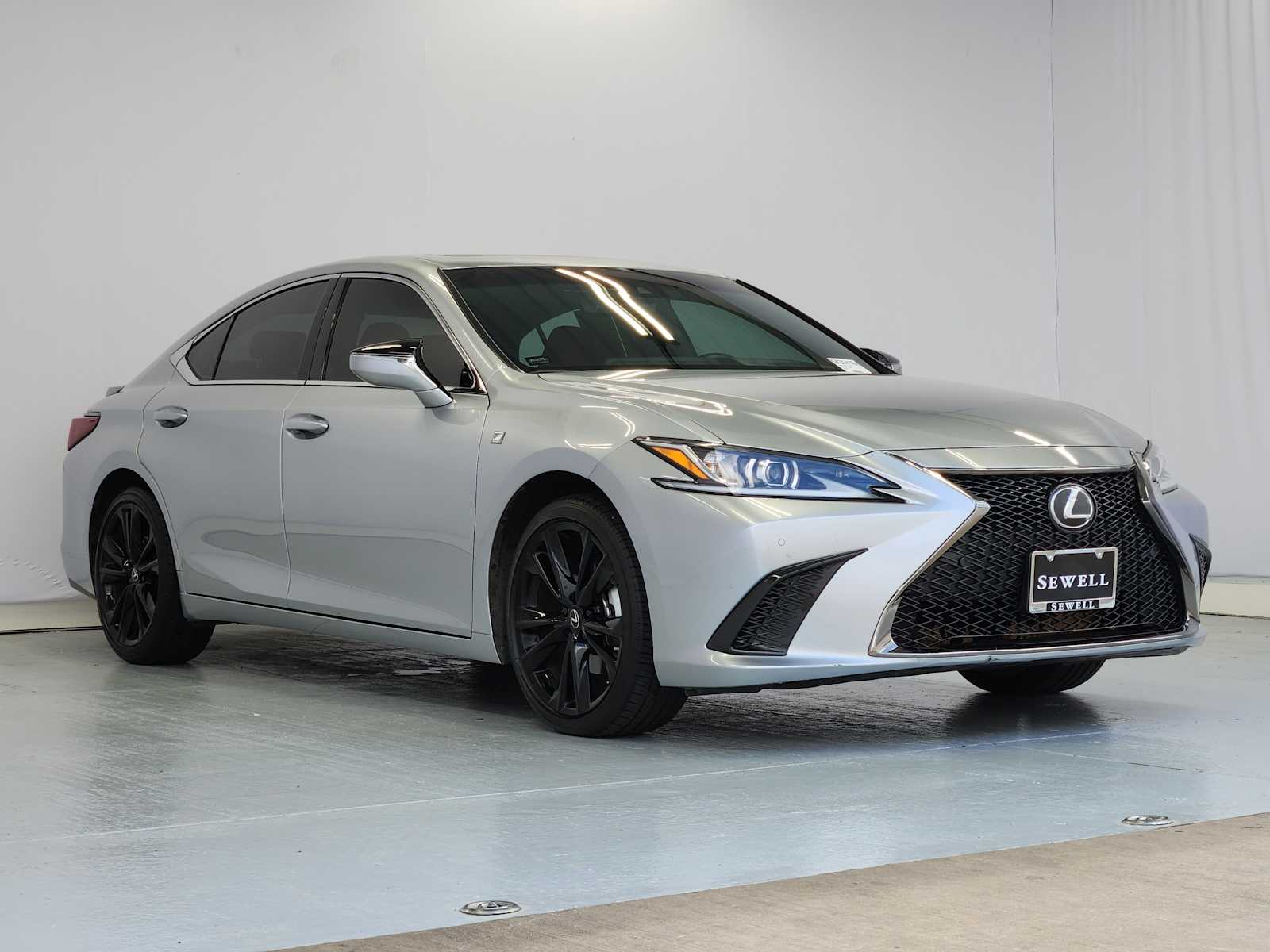 Used 2022 Iridium Lexus F SPORT image 2