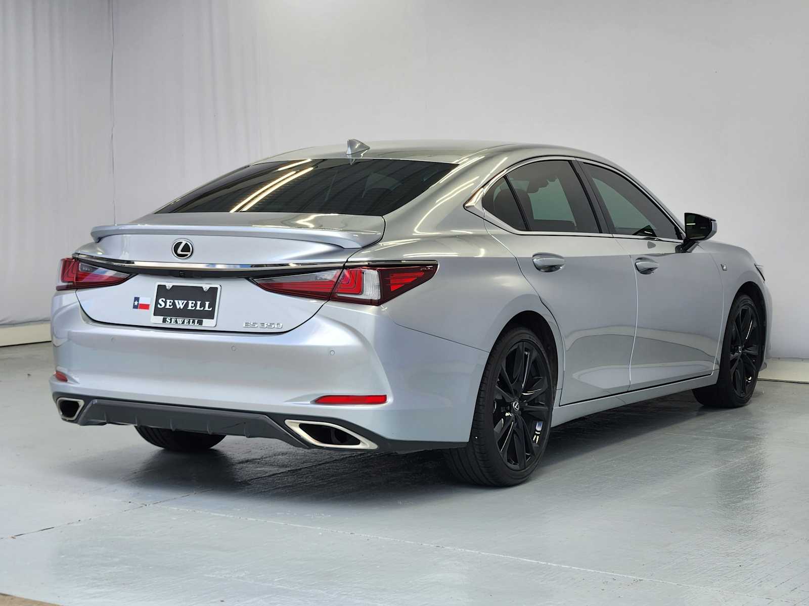 Used 2022 Iridium Lexus F SPORT image 4
