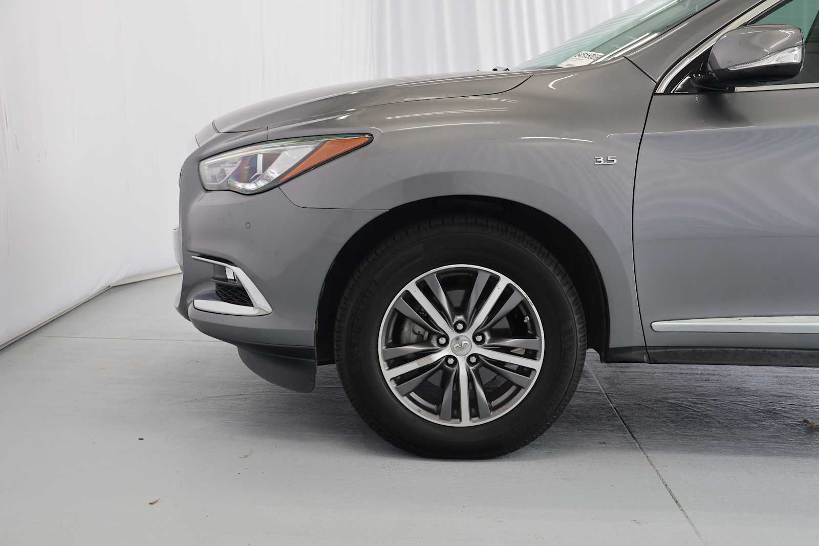 Used 2017 Graphite Shadow INFINITI  image 11